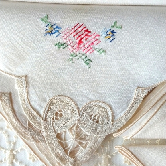 BATTENBURG Napkins Dinner Cross Stitch Embroideded Luxury Vintage (9) - Picture 8 of 10